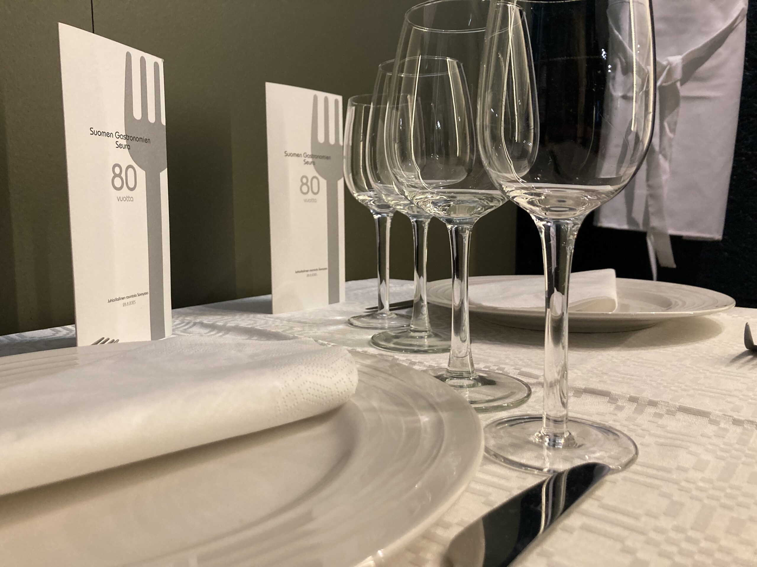 Pienoisnäyttely: Suomen Gastronomien Seura 80 vuotta